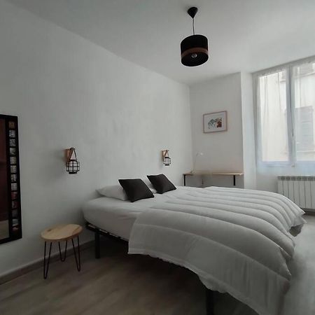 Appartement Au Coeur Du Village Sisteron Kültér fotó